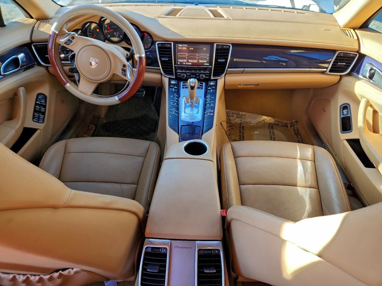 2011 PORSCHE Panamera