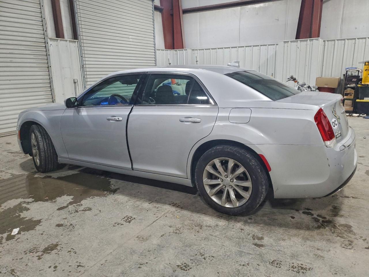 2020 CHRYSLER 300