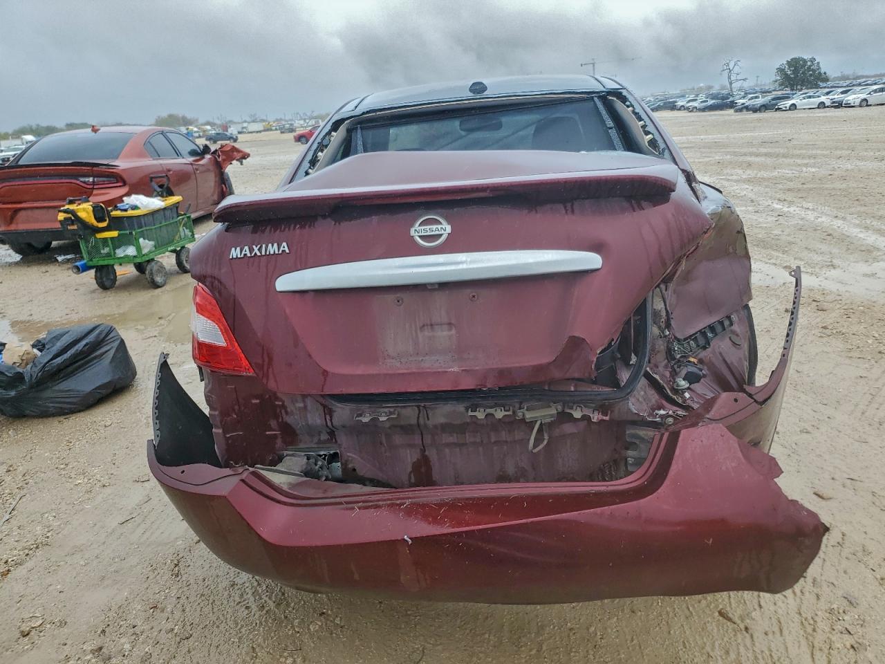 2011 NISSAN Maxima