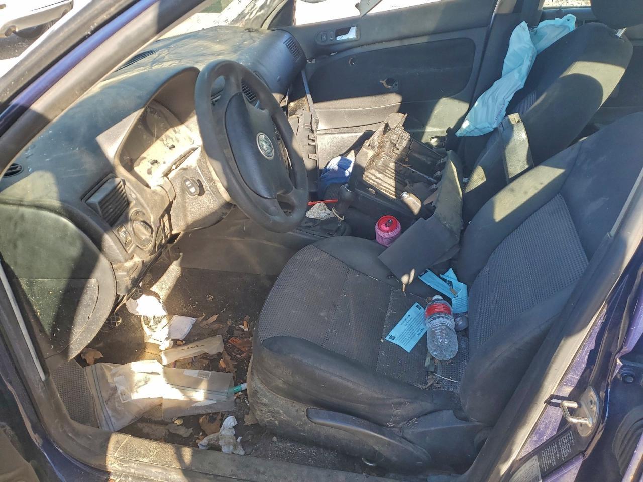 2004 VOLKSWAGEN GOLF