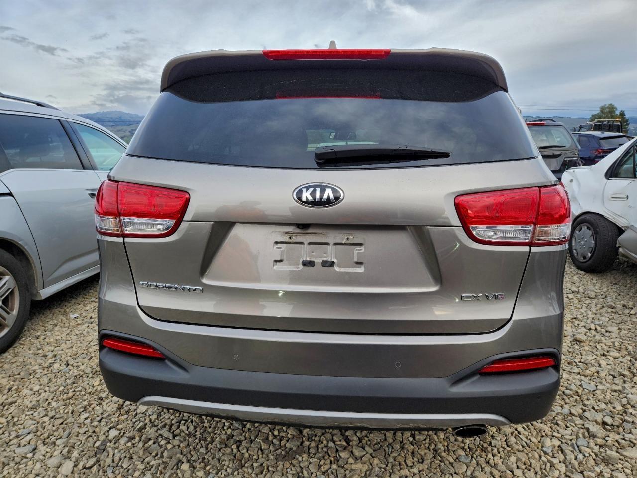 2016 KIA SORENTO