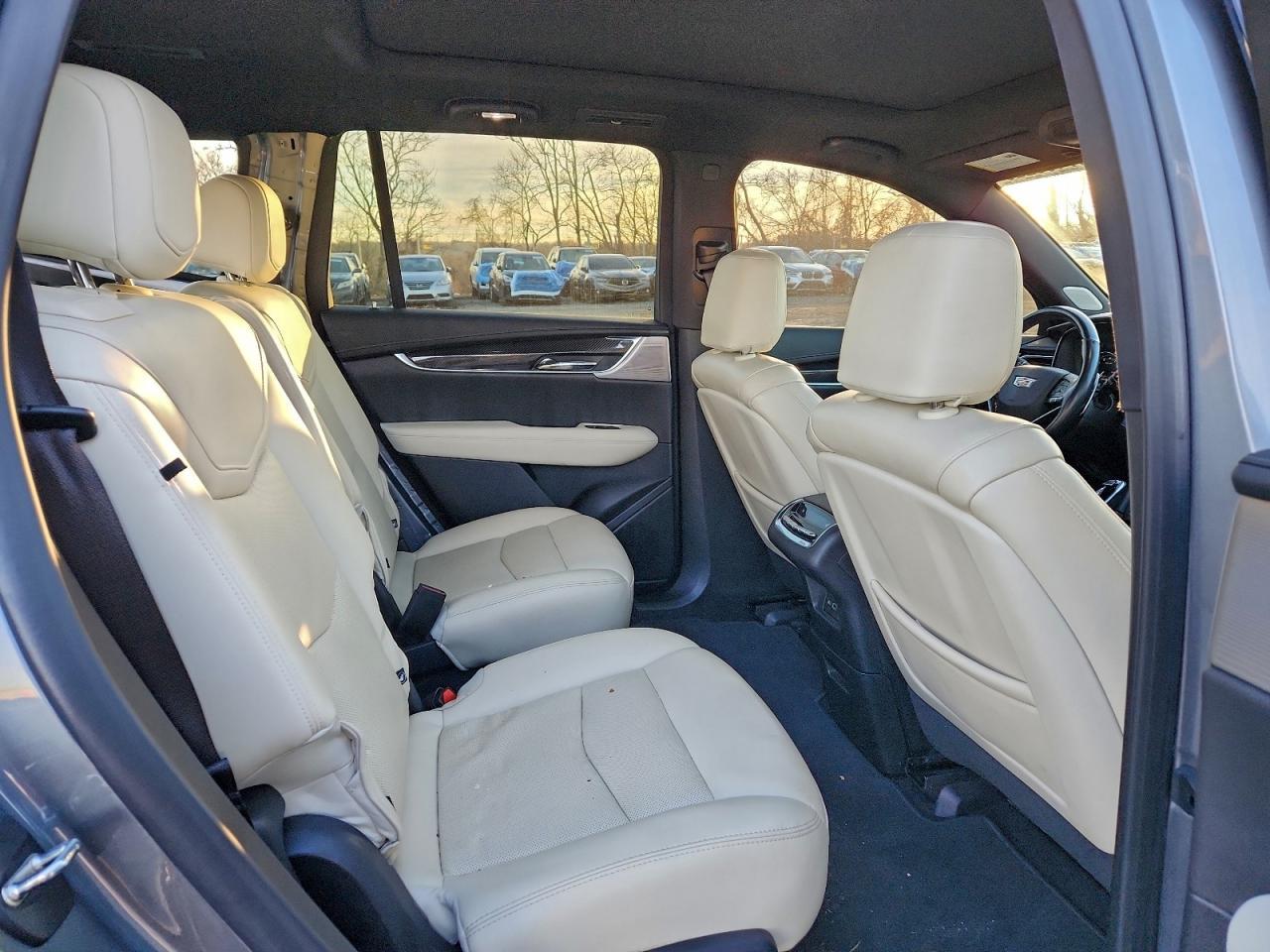 2021 CADILLAC XT6