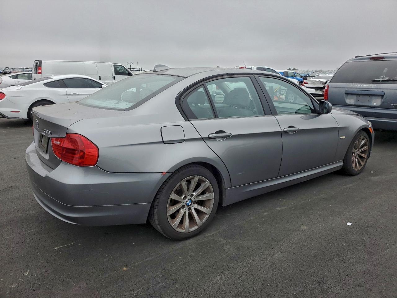 2011 BMW 3 SERIES
