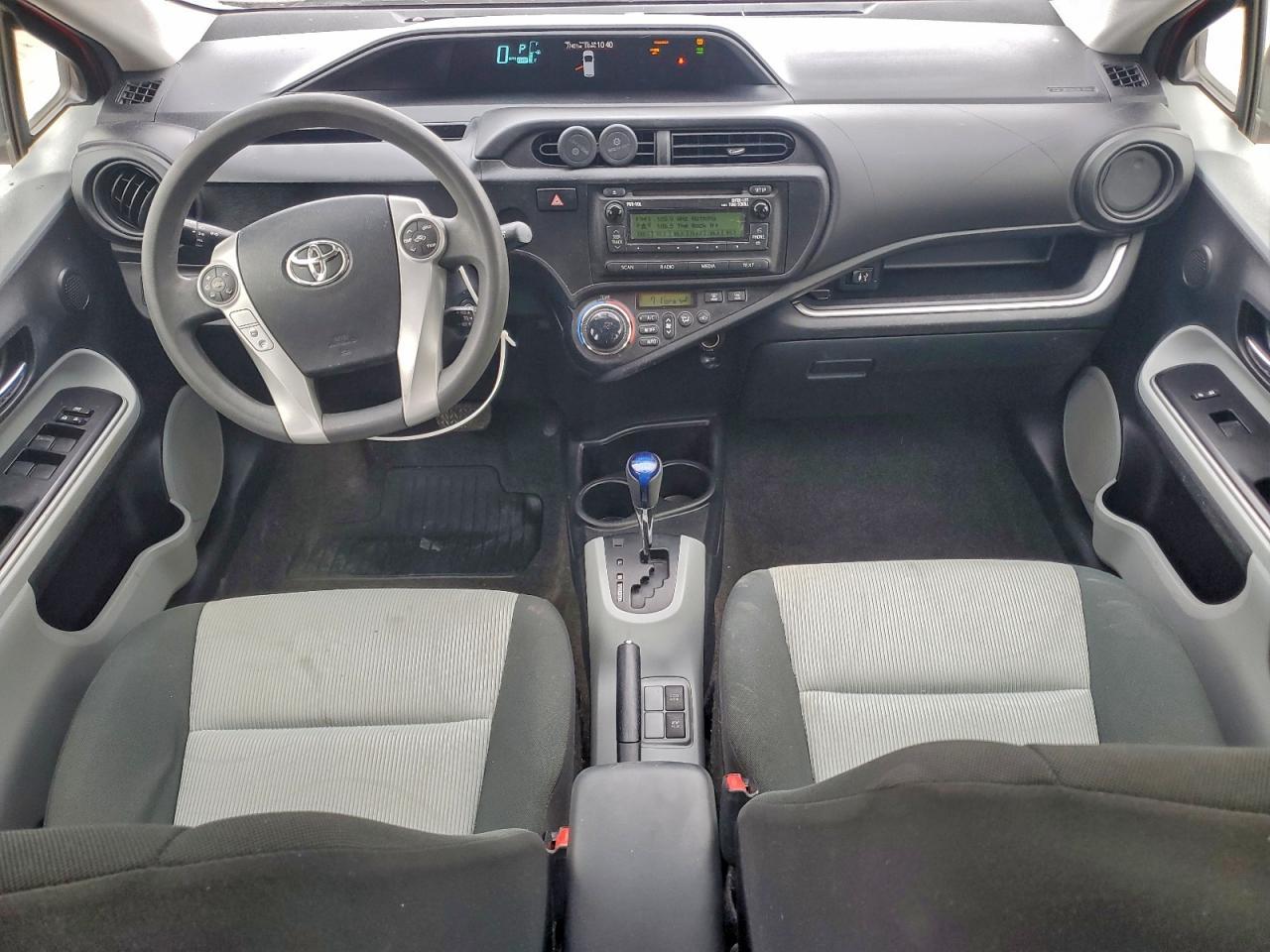 2014 TOYOTA Prius c