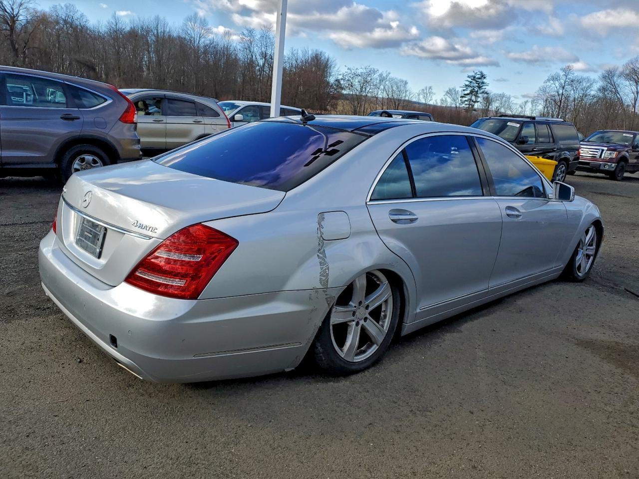 2011 MERCEDES-BENZ S-Class