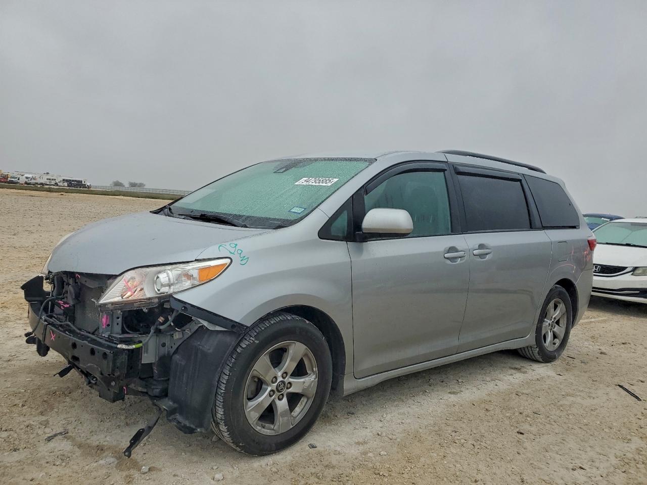 2019 TOYOTA SIENNA