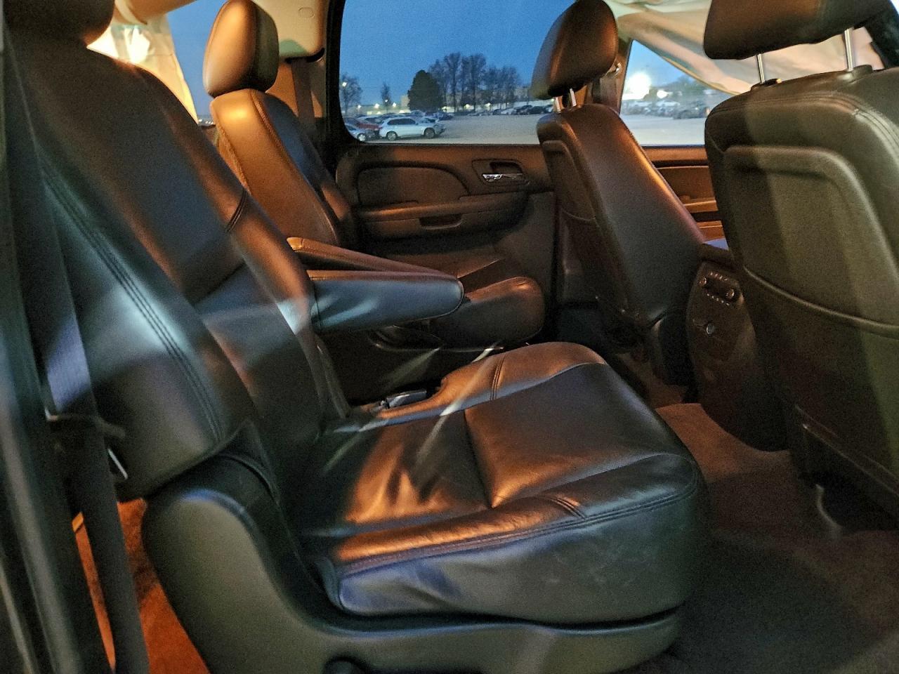 2011 CHEVROLET Suburban