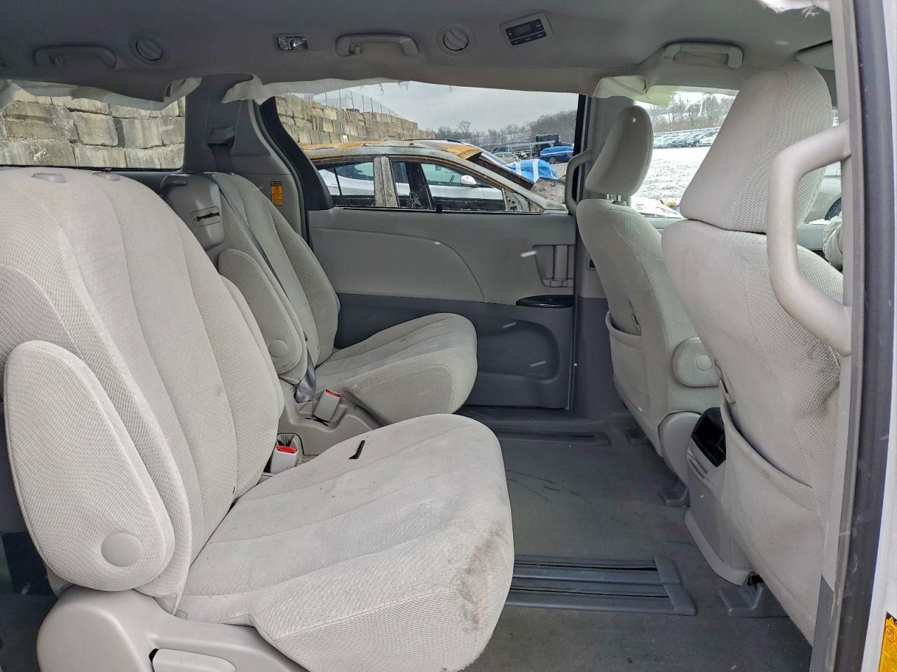 2014 TOYOTA SIENNA