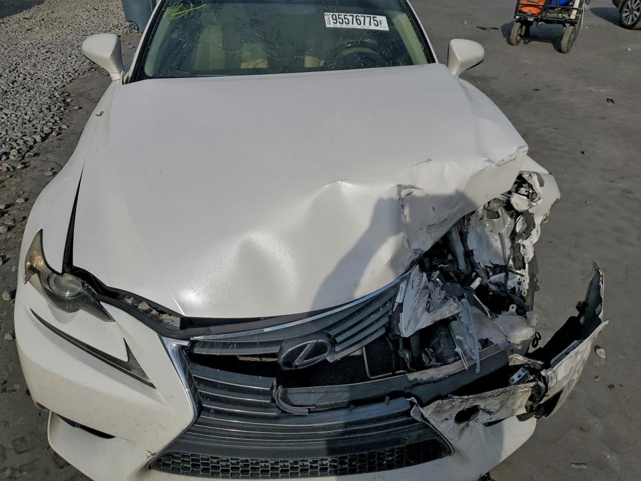 2016 LEXUS IS 200t