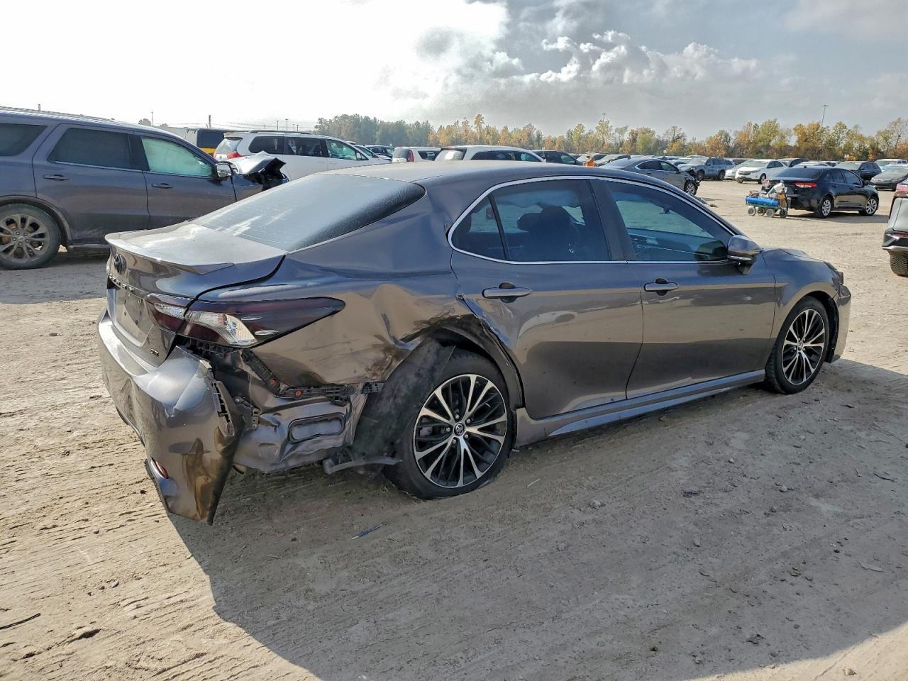 2018 TOYOTA CAMRY
