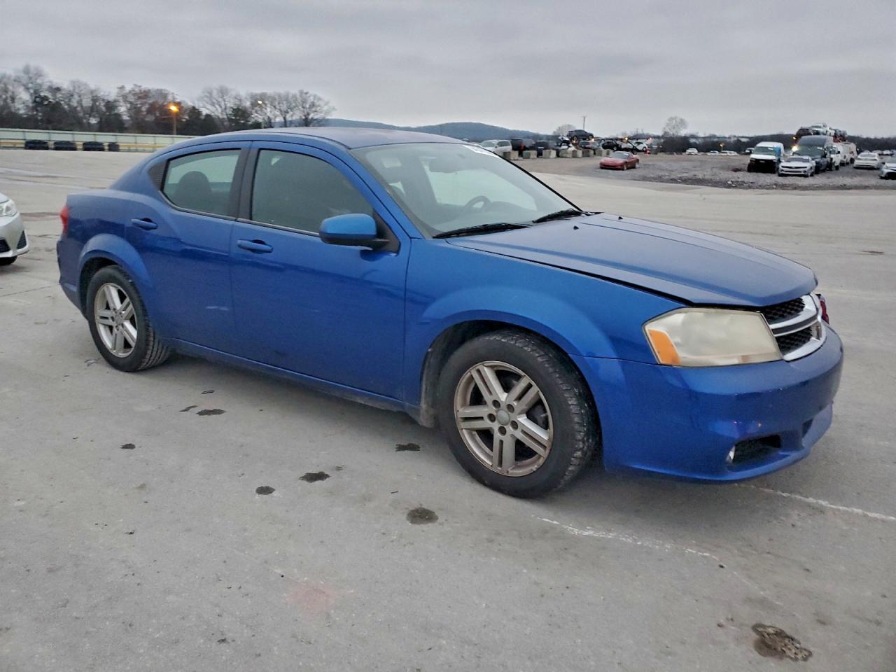 2013 DODGE Avenger