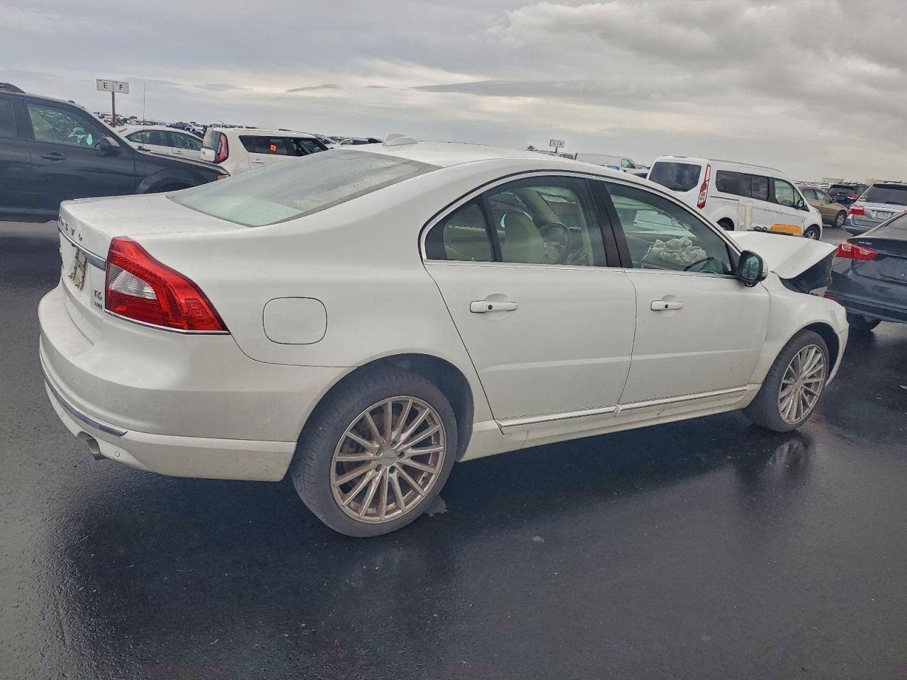 2015 VOLVO S80