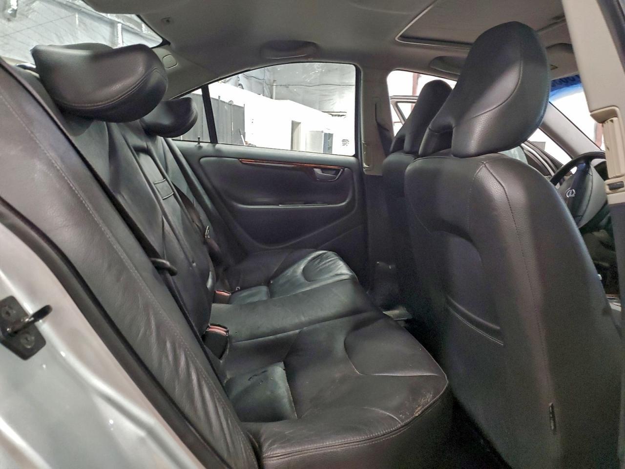 2005 VOLVO S60
