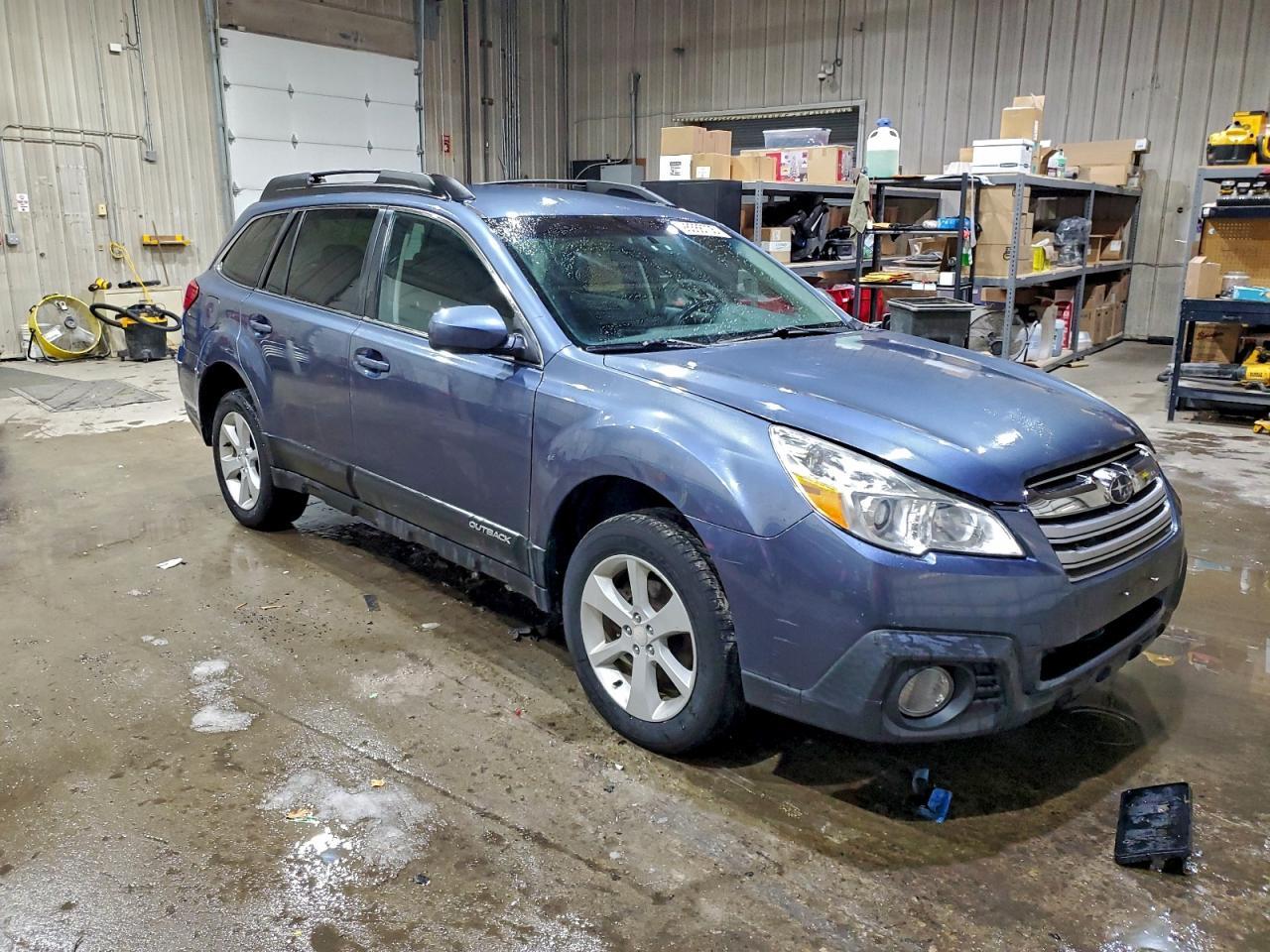2014 SUBARU Outback