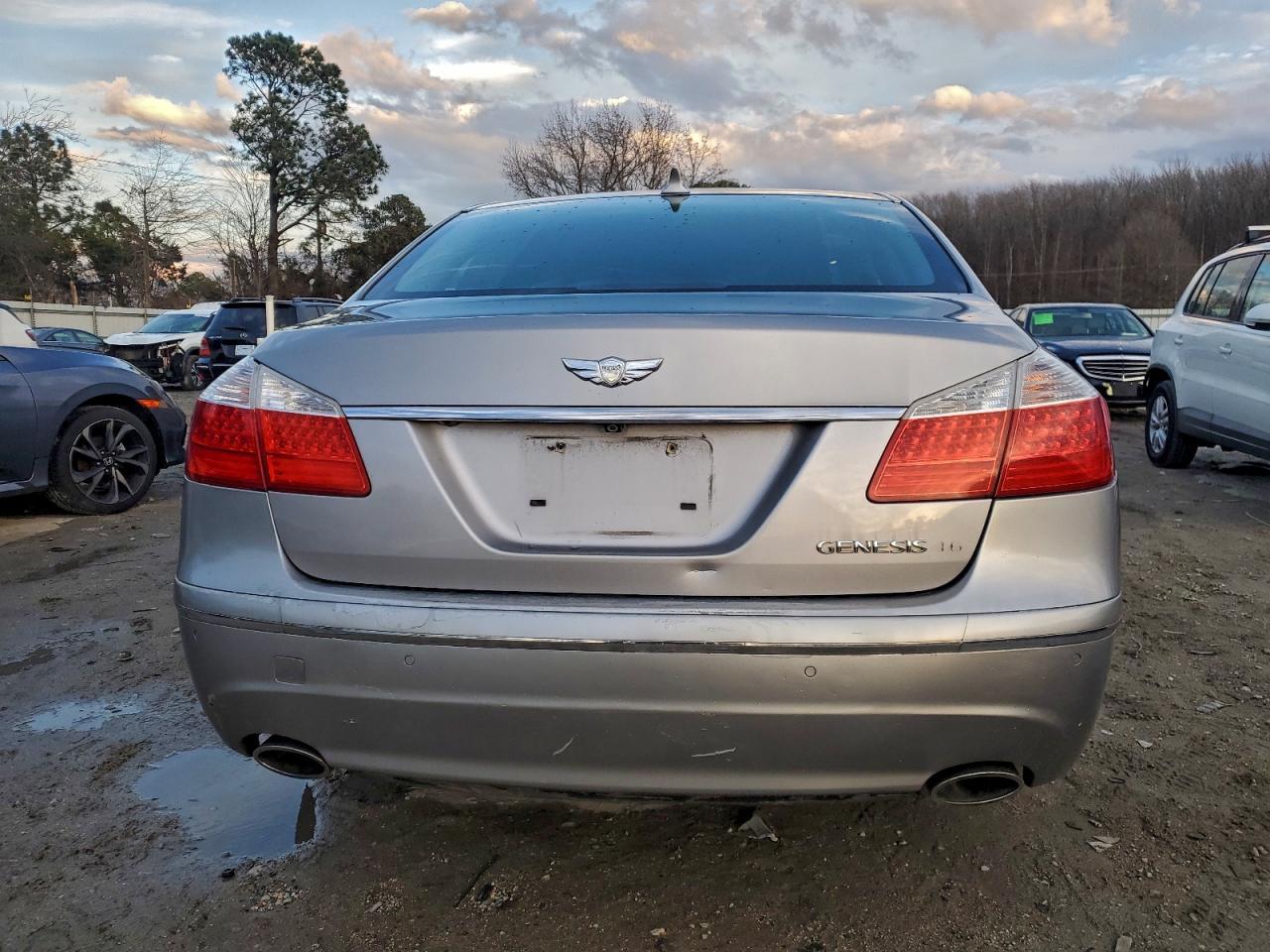 2011 HYUNDAI GENESIS