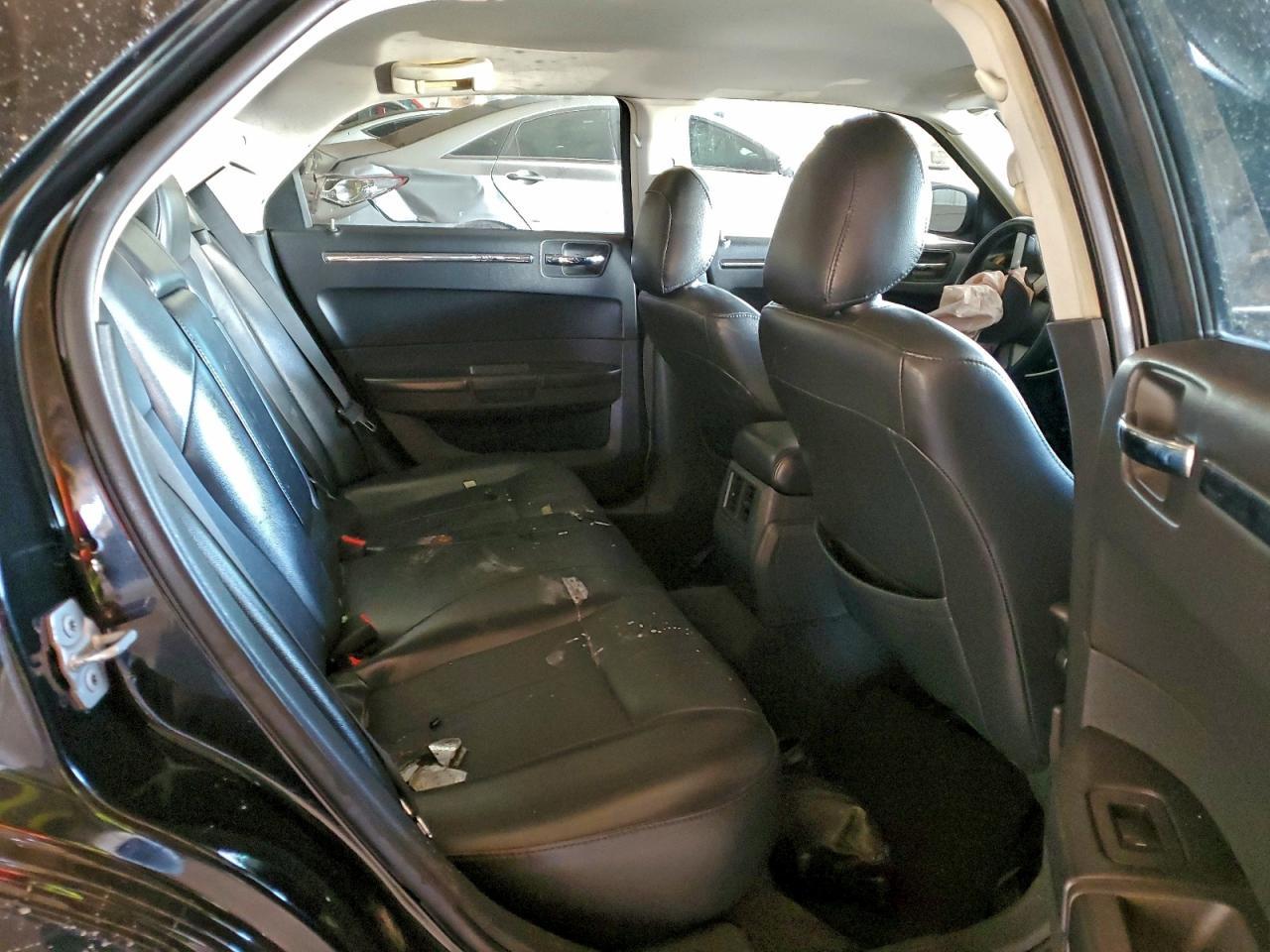2010 CHRYSLER 300