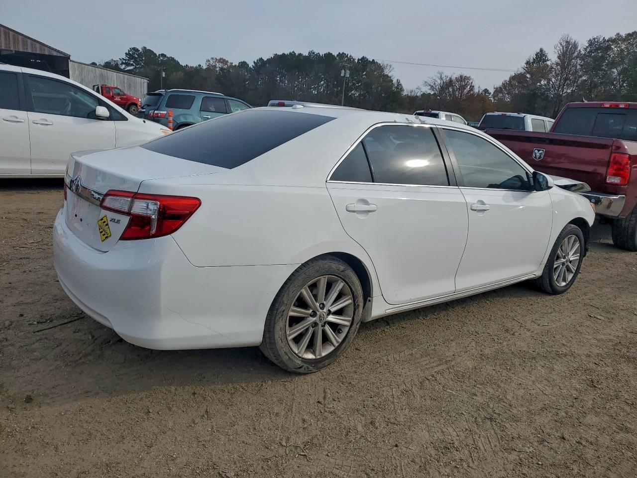 2014 TOYOTA CAMRY