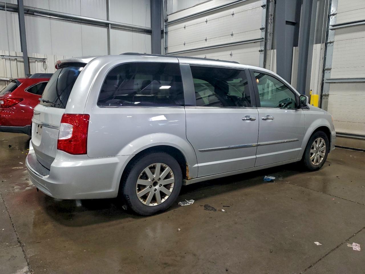 2011 CHRYSLER Town & Country
