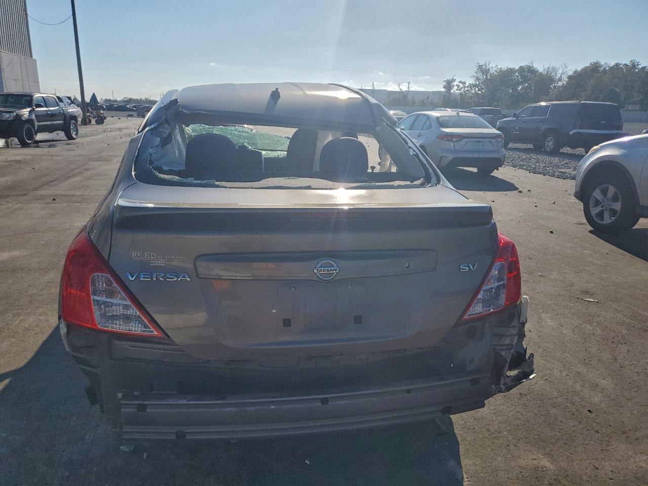 2017 NISSAN VERSA