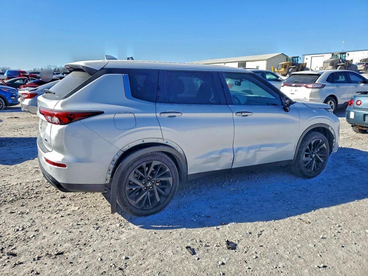 2024 MITSUBISHI outlander