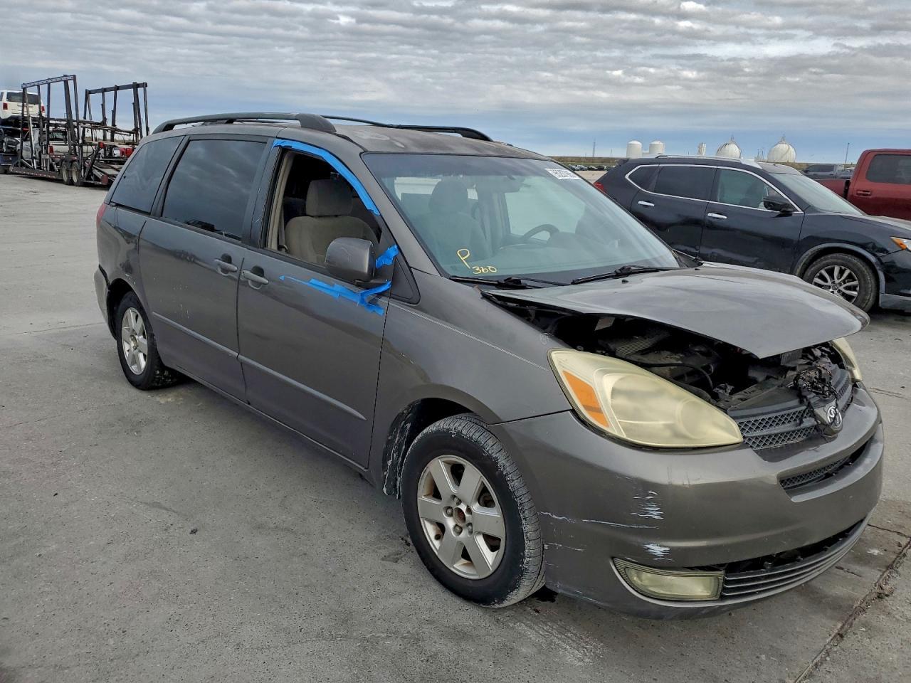 2004 TOYOTA SIENNA