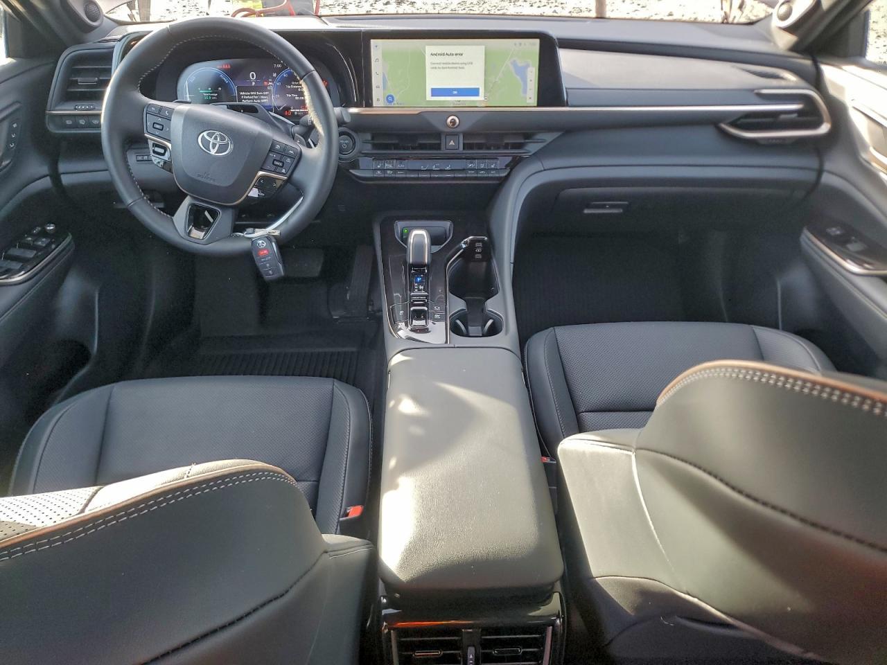 2025 TOYOTA Crown