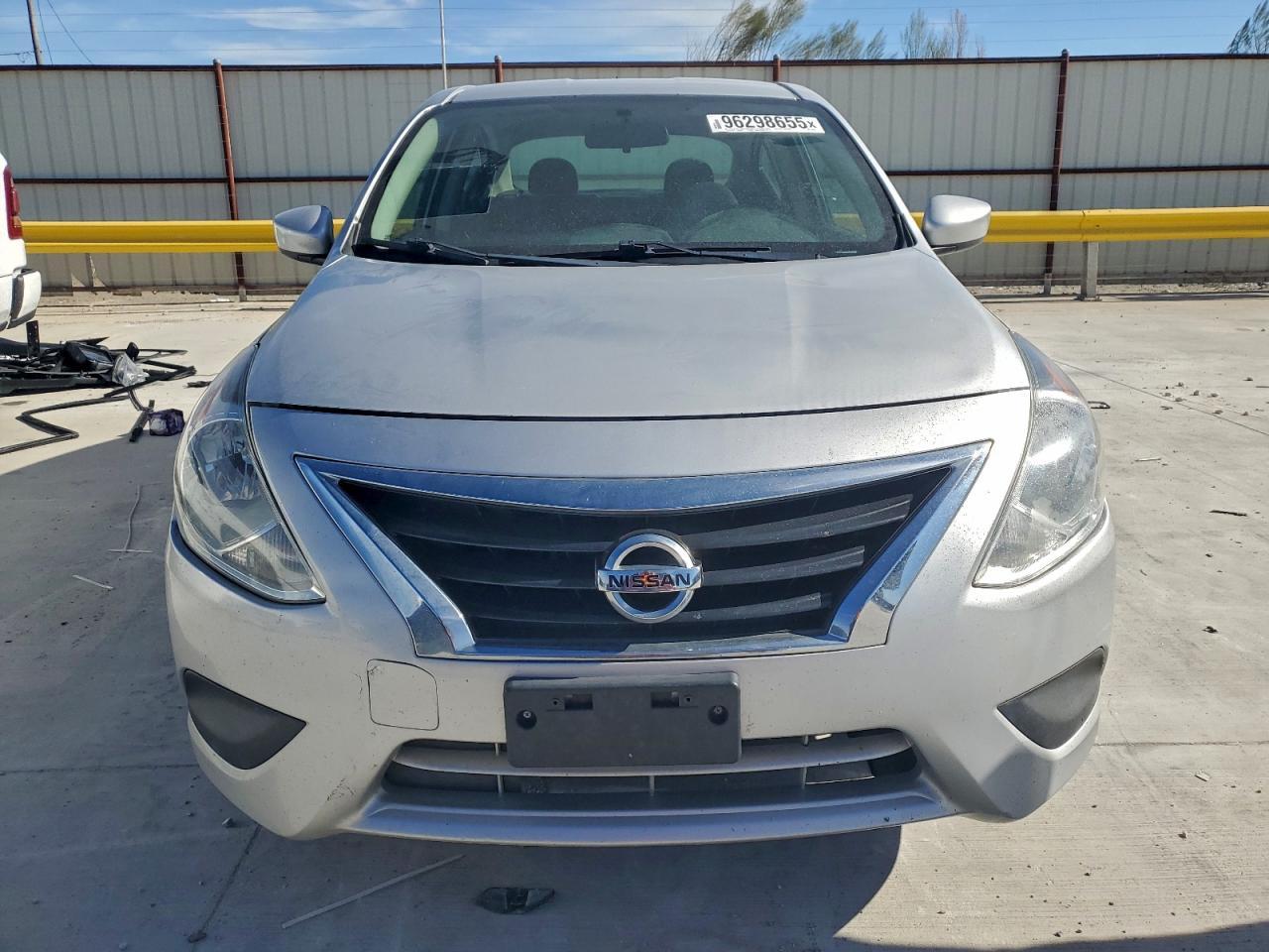 2017 NISSAN VERSA