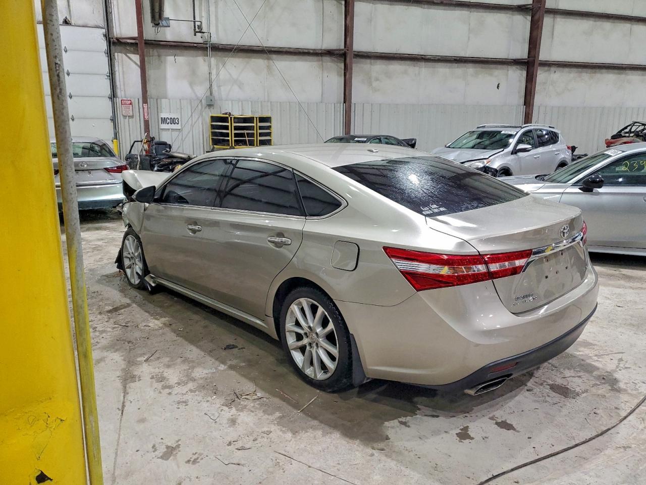 2013 TOYOTA Avalon
