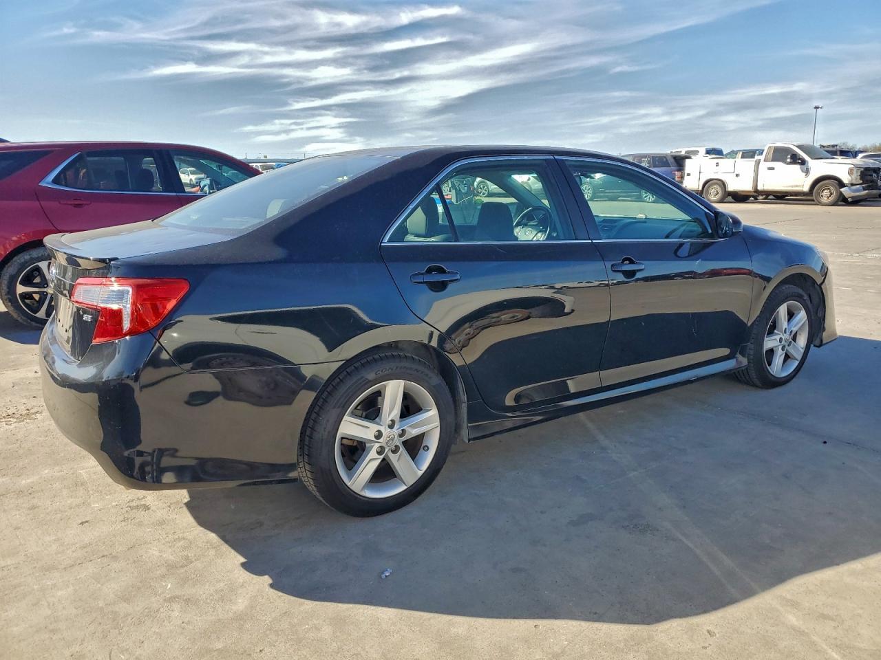 2014 TOYOTA CAMRY
