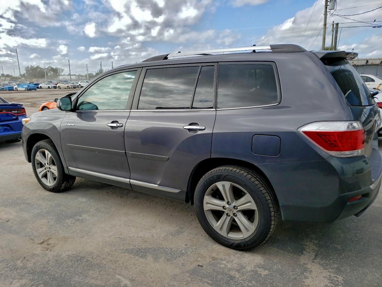 2012 TOYOTA HIGHLANDER