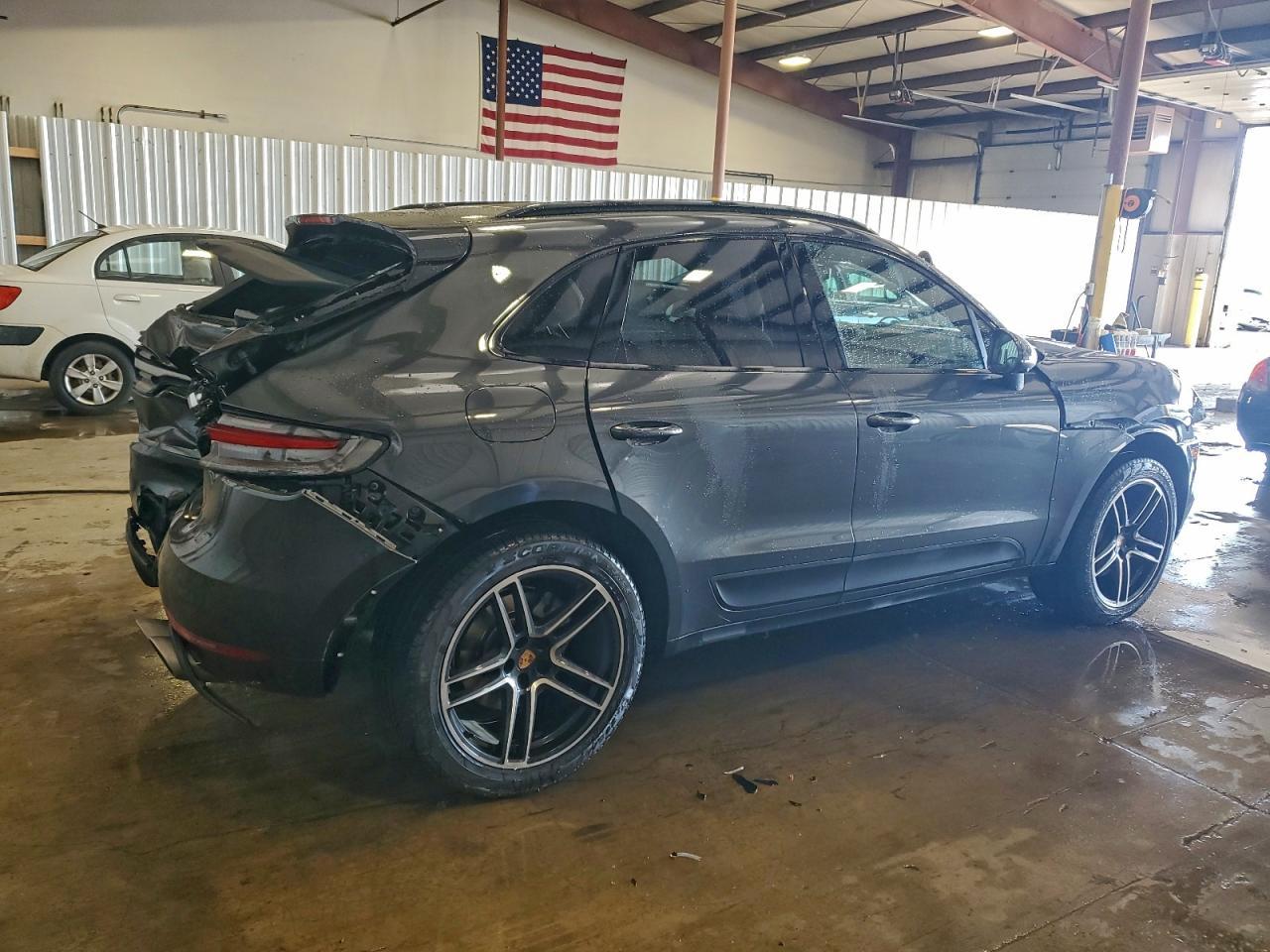 2021 PORSCHE Macan