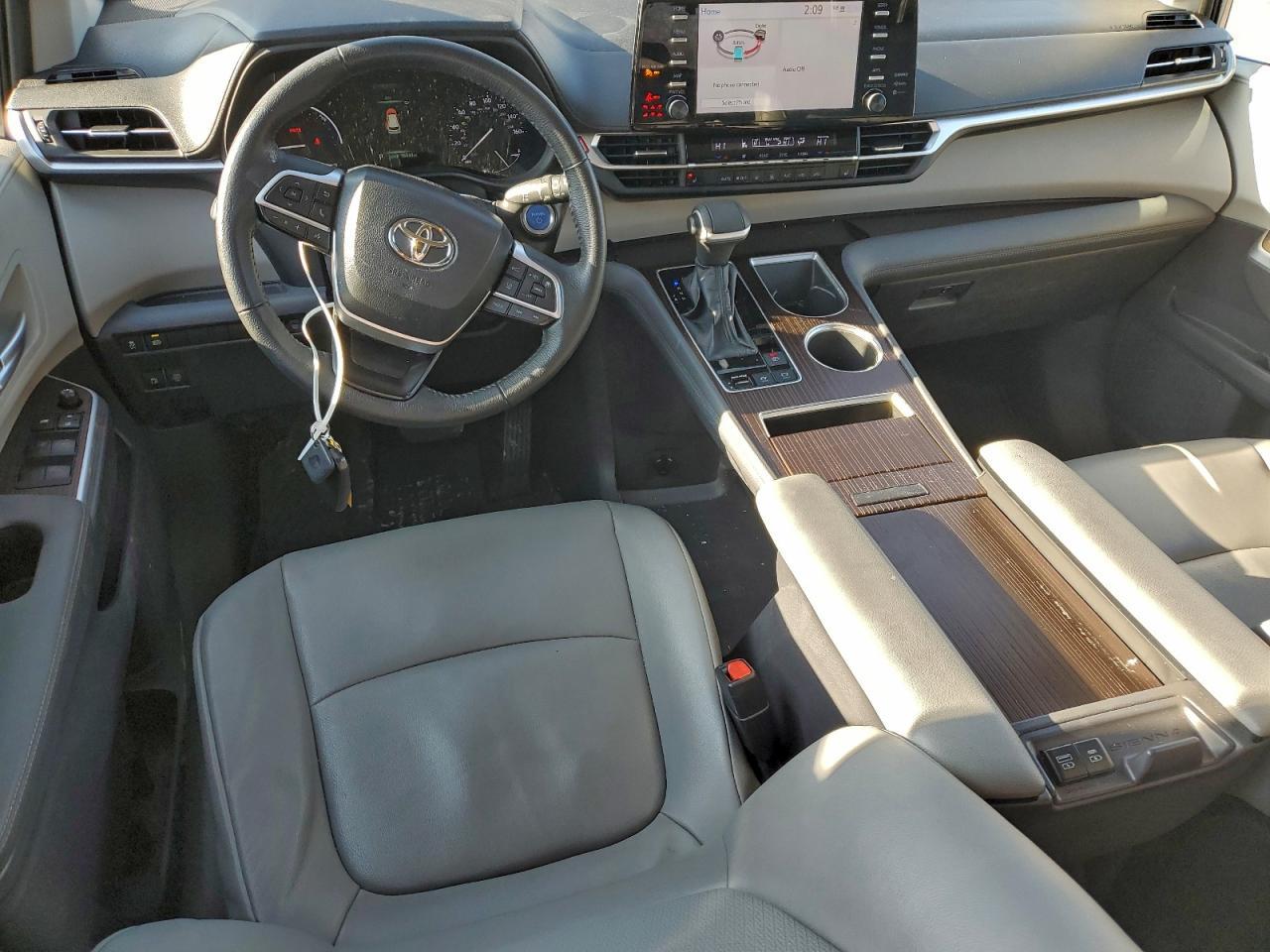 2022 TOYOTA SIENNA
