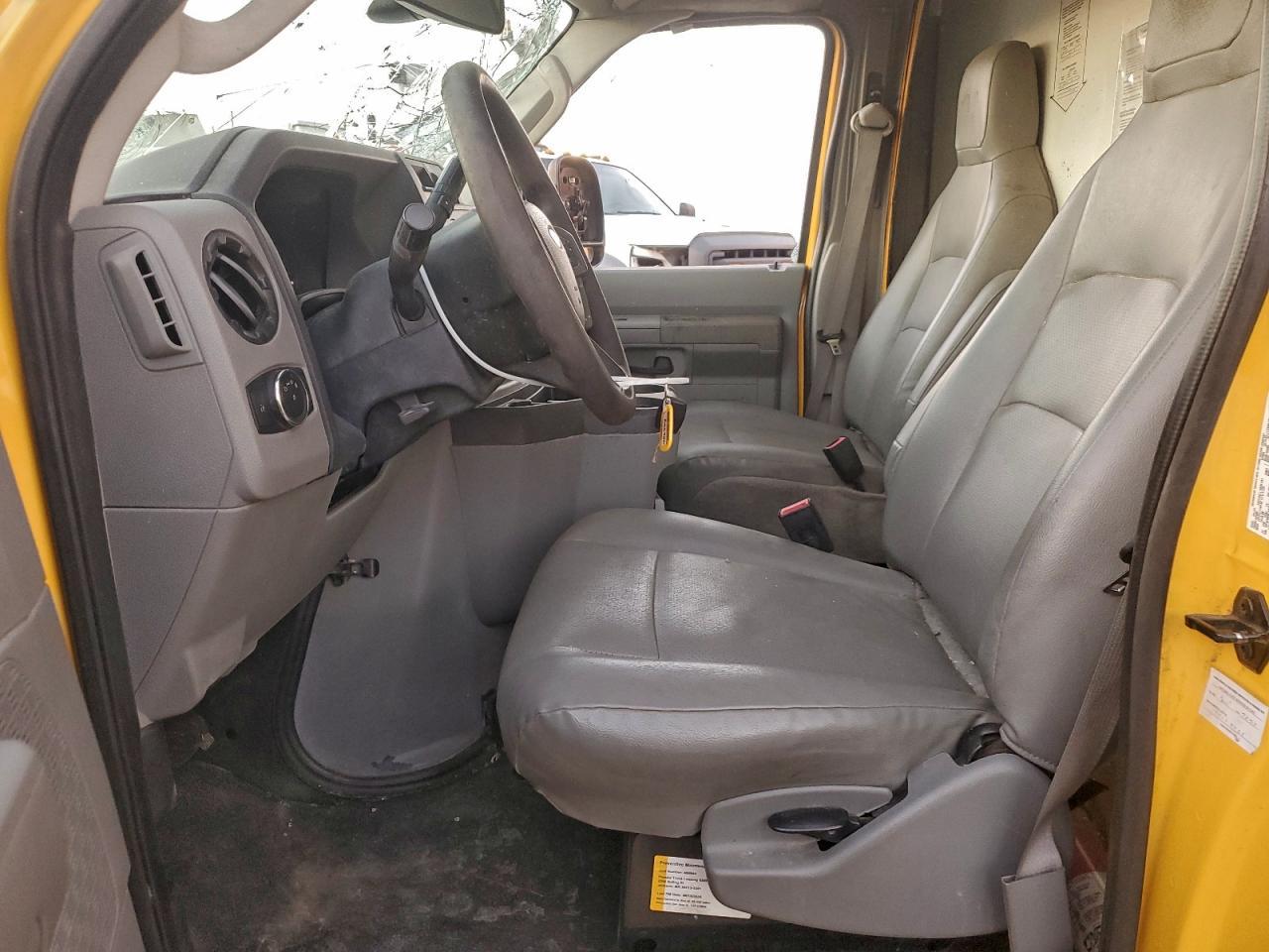 2022 FORD Econoline E350