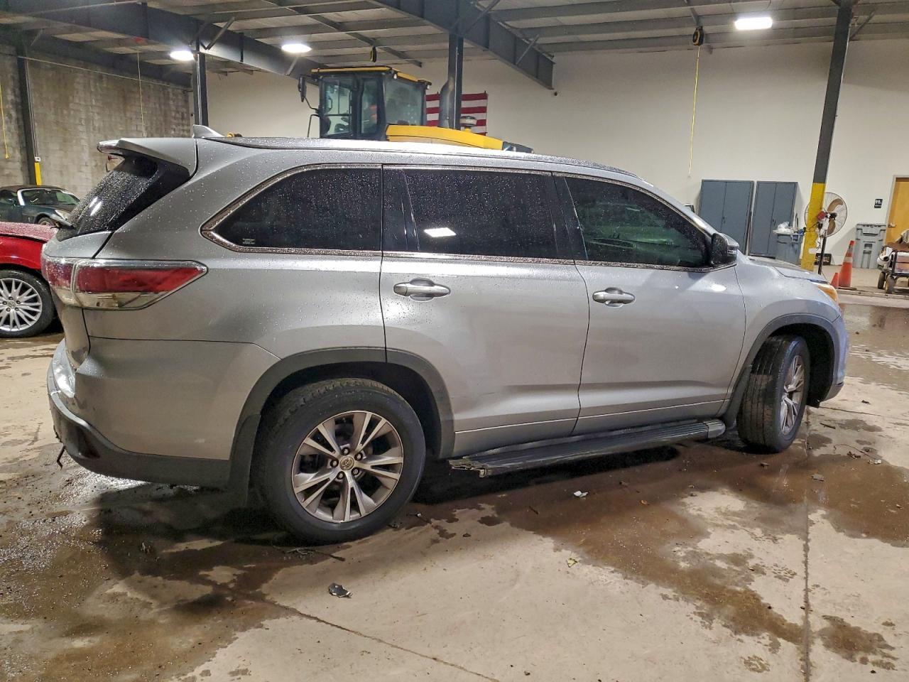 2015 TOYOTA HIGHLANDER
