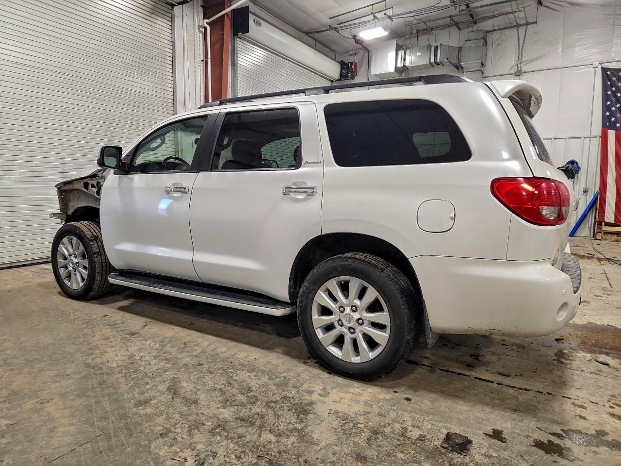 2014 TOYOTA Sequoia