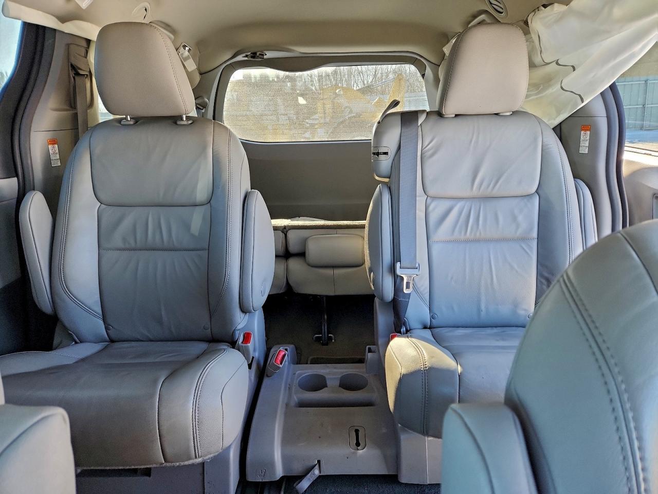 2018 TOYOTA SIENNA