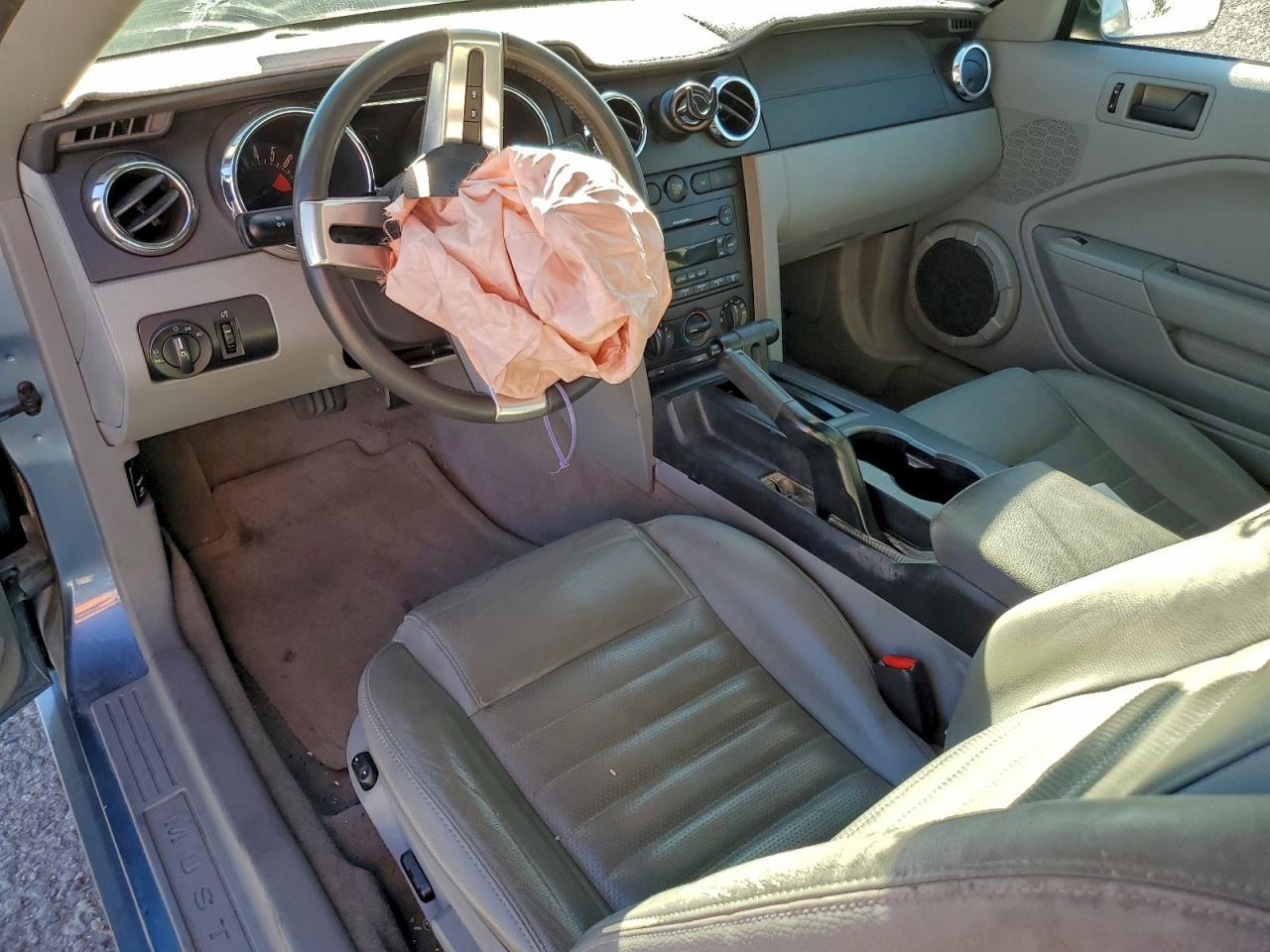 2005 FORD MUSTANG