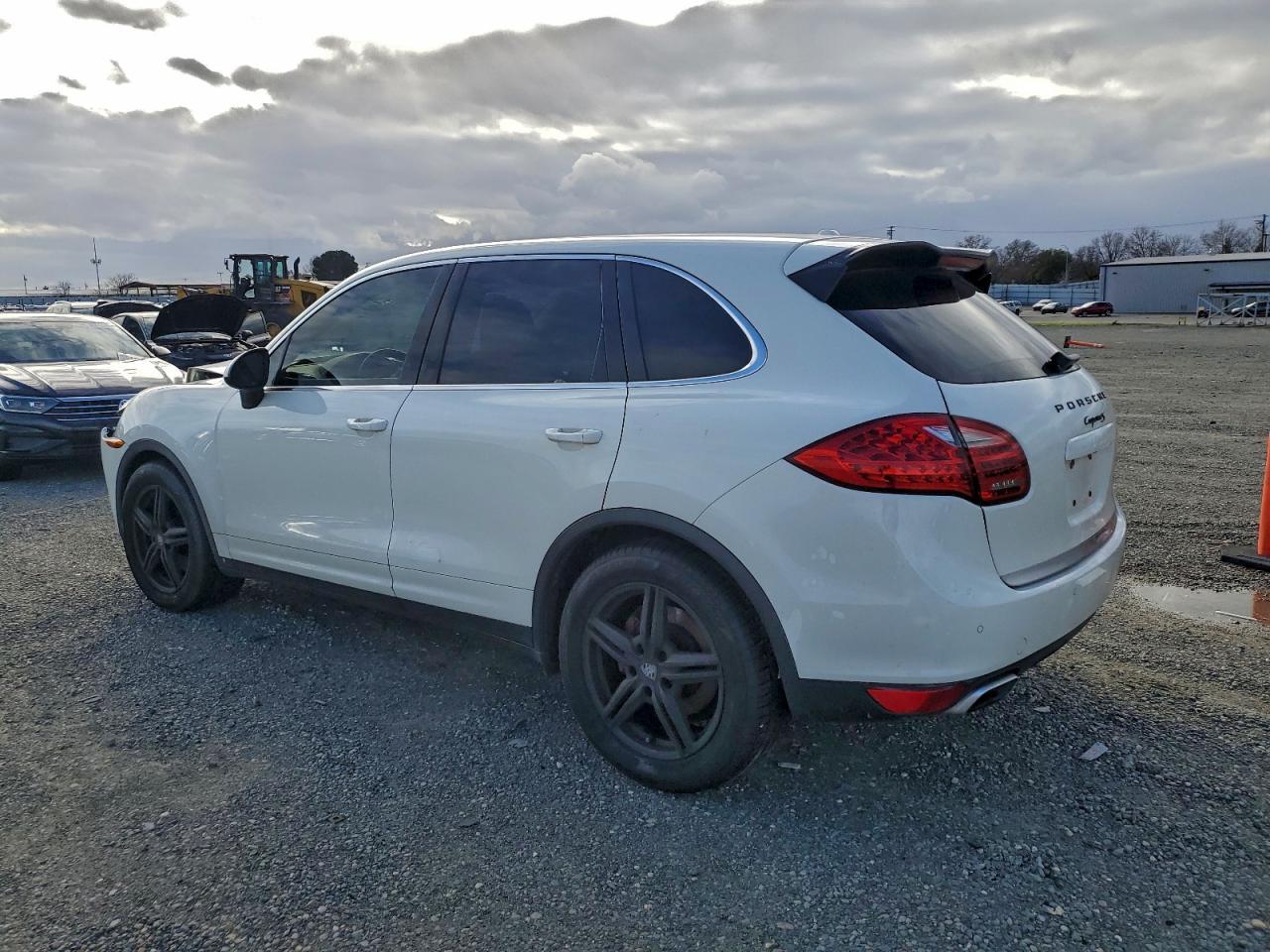 2011 PORSCHE CAYENNE