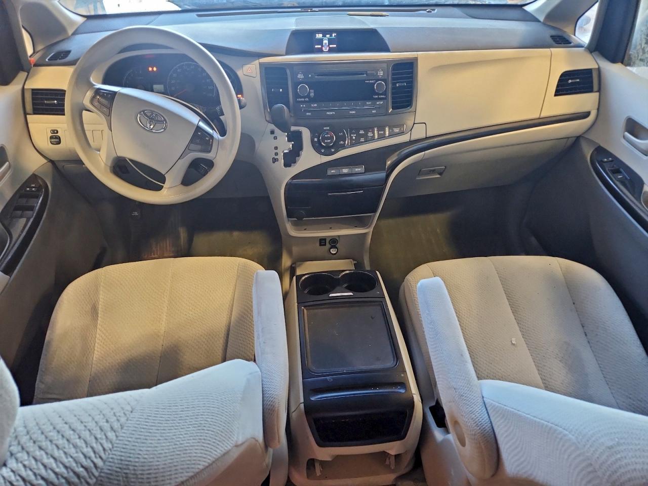 2014 TOYOTA SIENNA