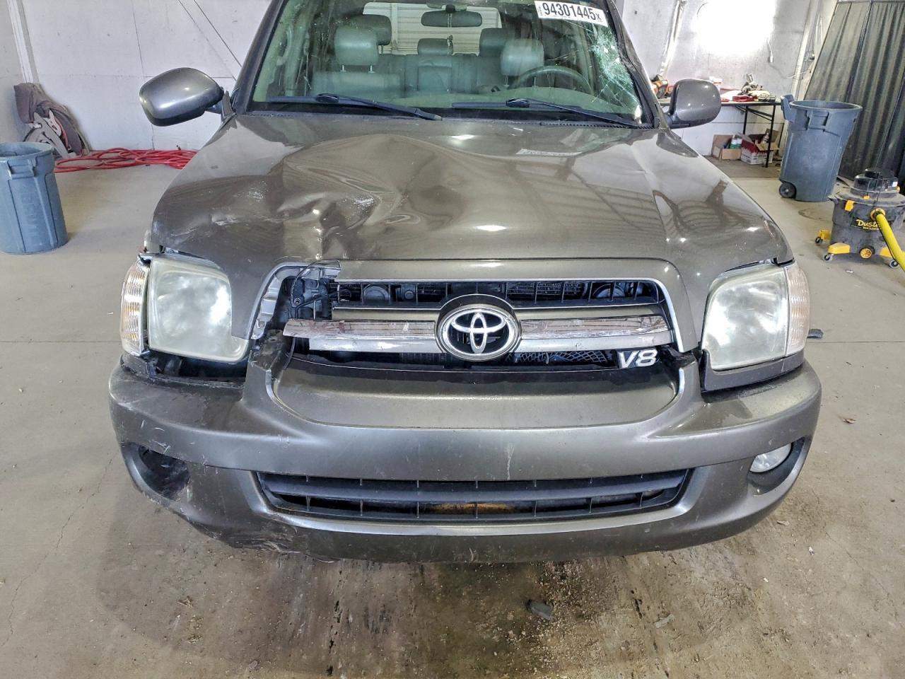 2005 TOYOTA Sequoia