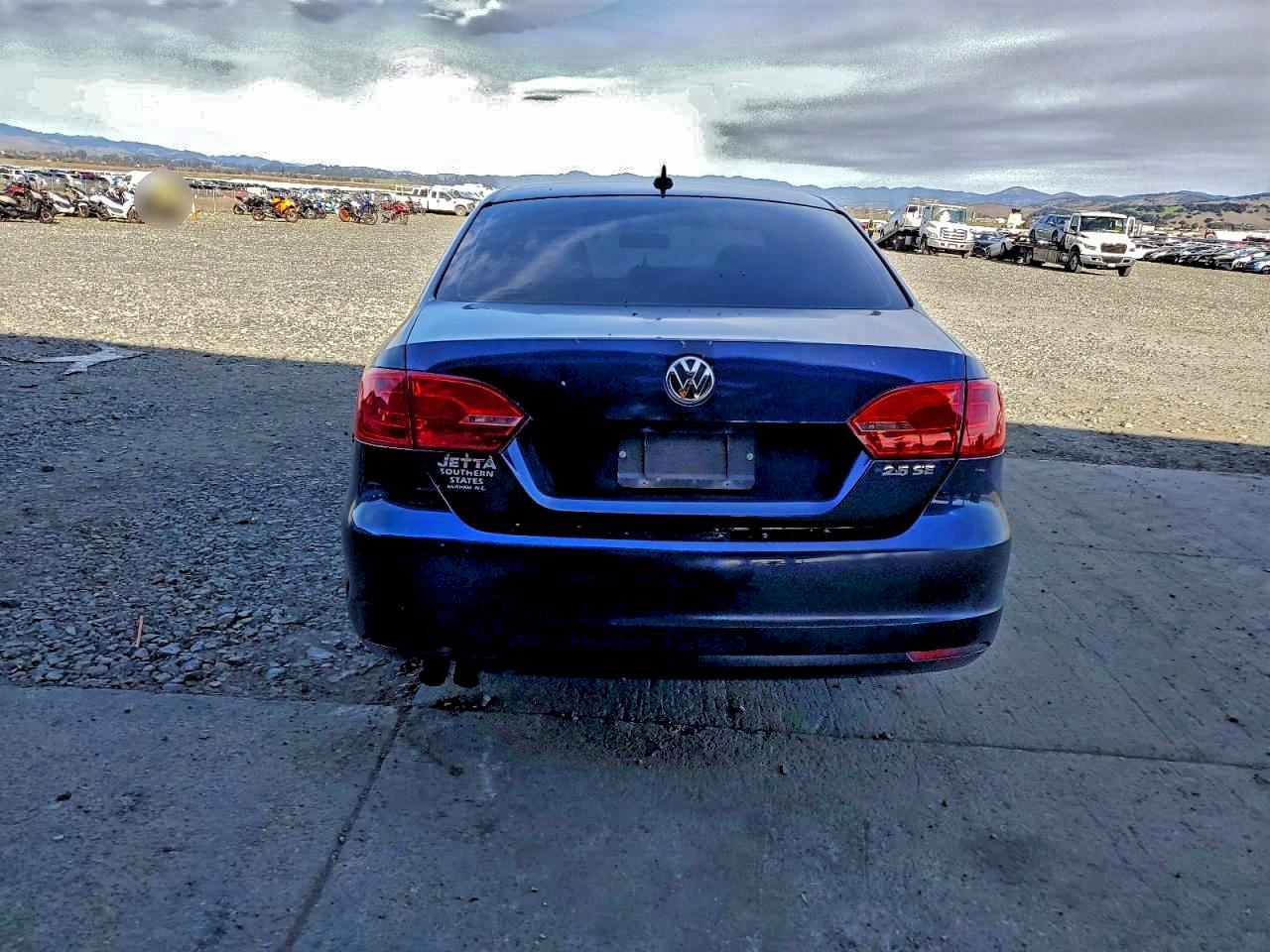2011 VOLKSWAGEN JETTA