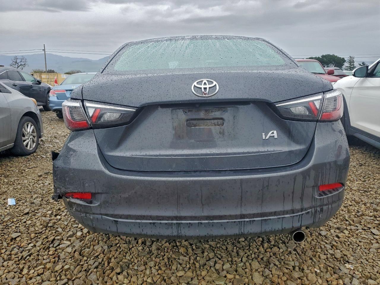 2017 TOYOTA YARIS