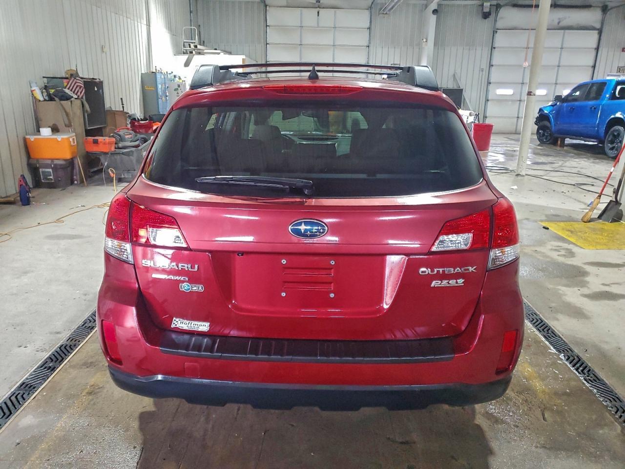 2013 SUBARU Outback