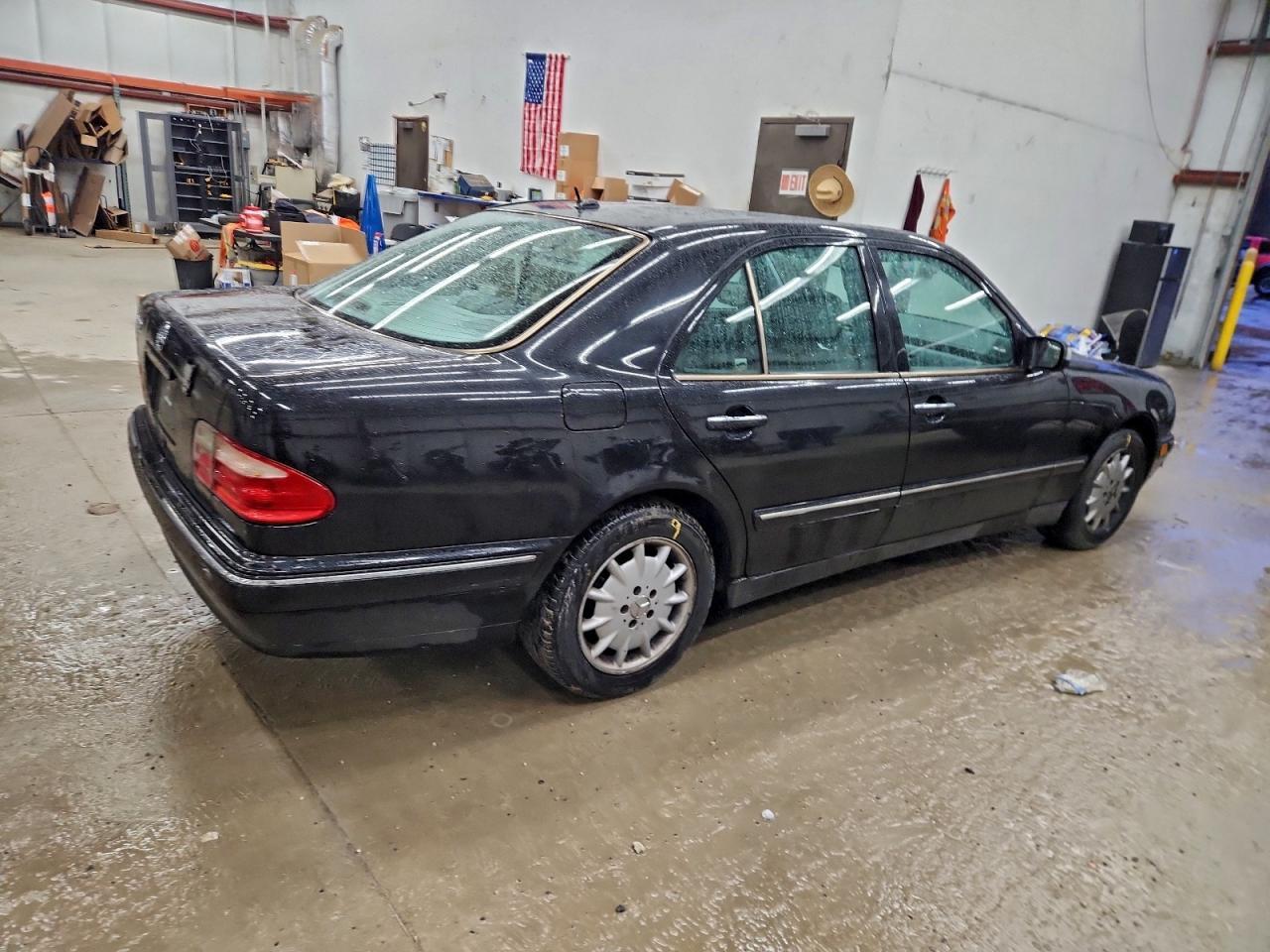 2001 MERCEDES-BENZ E-Class