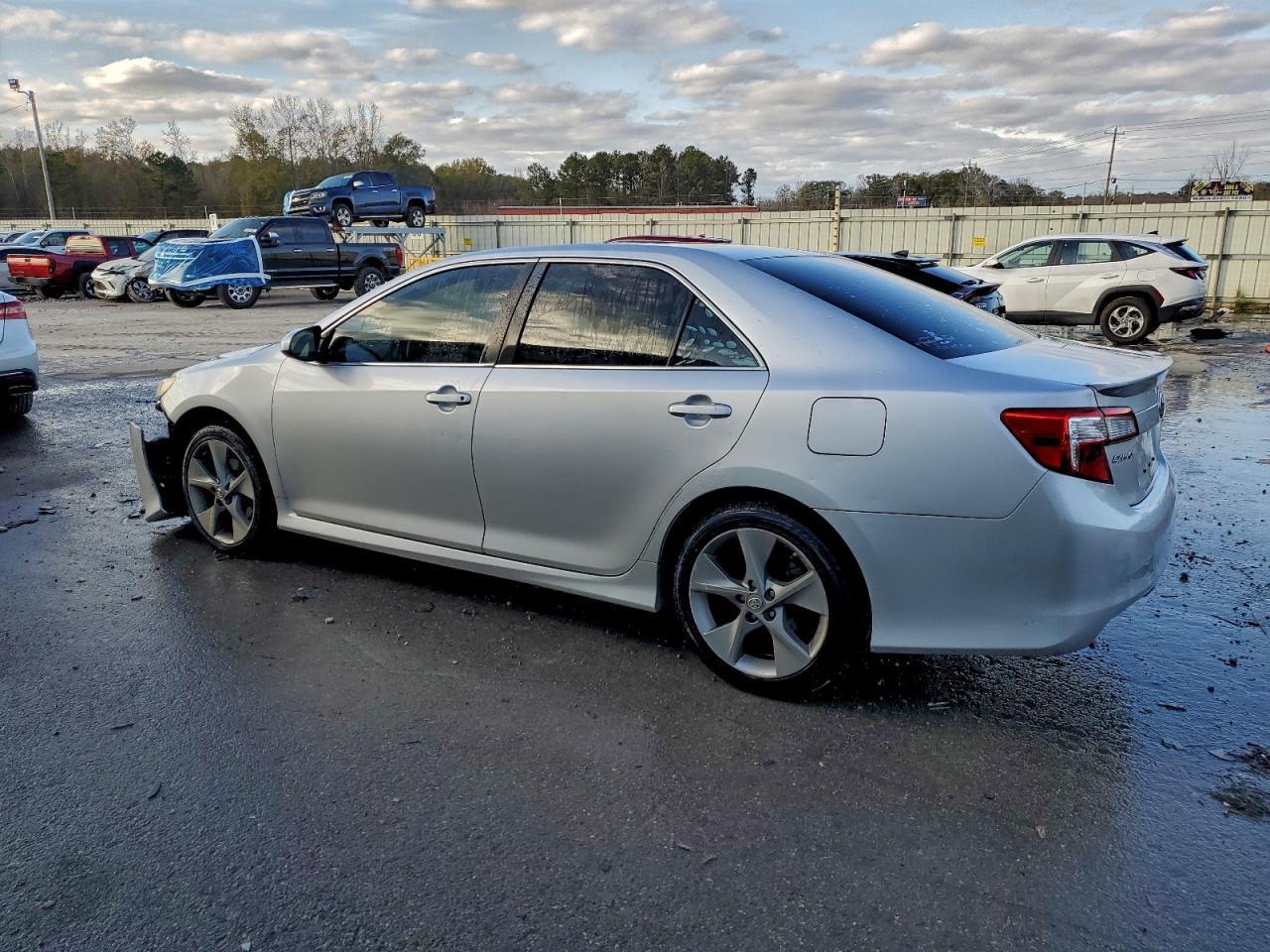 2014 TOYOTA CAMRY