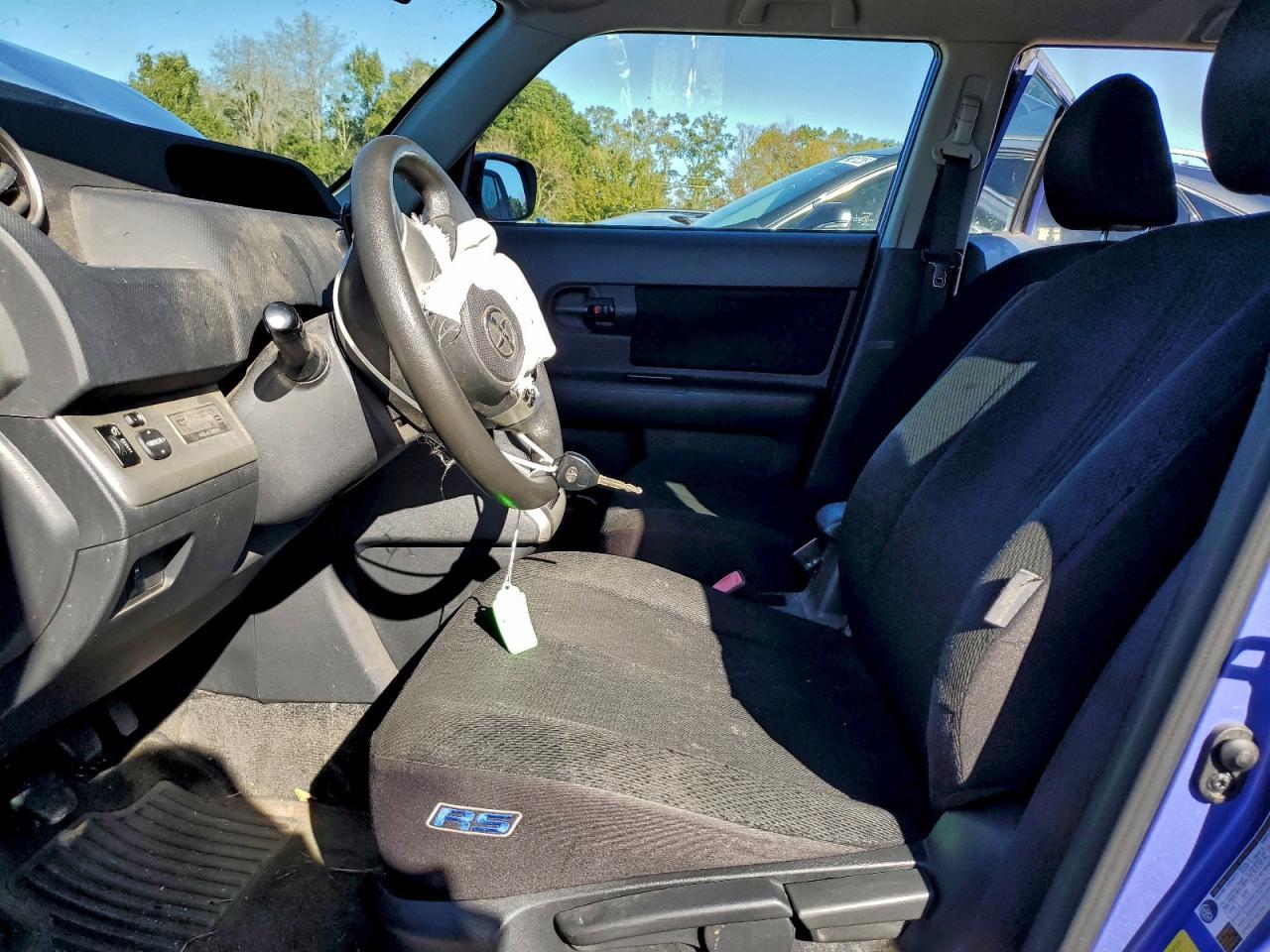 2010 TOYOTA SCION