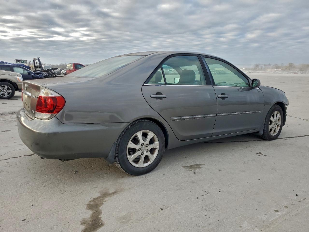 2005 TOYOTA CAMRY