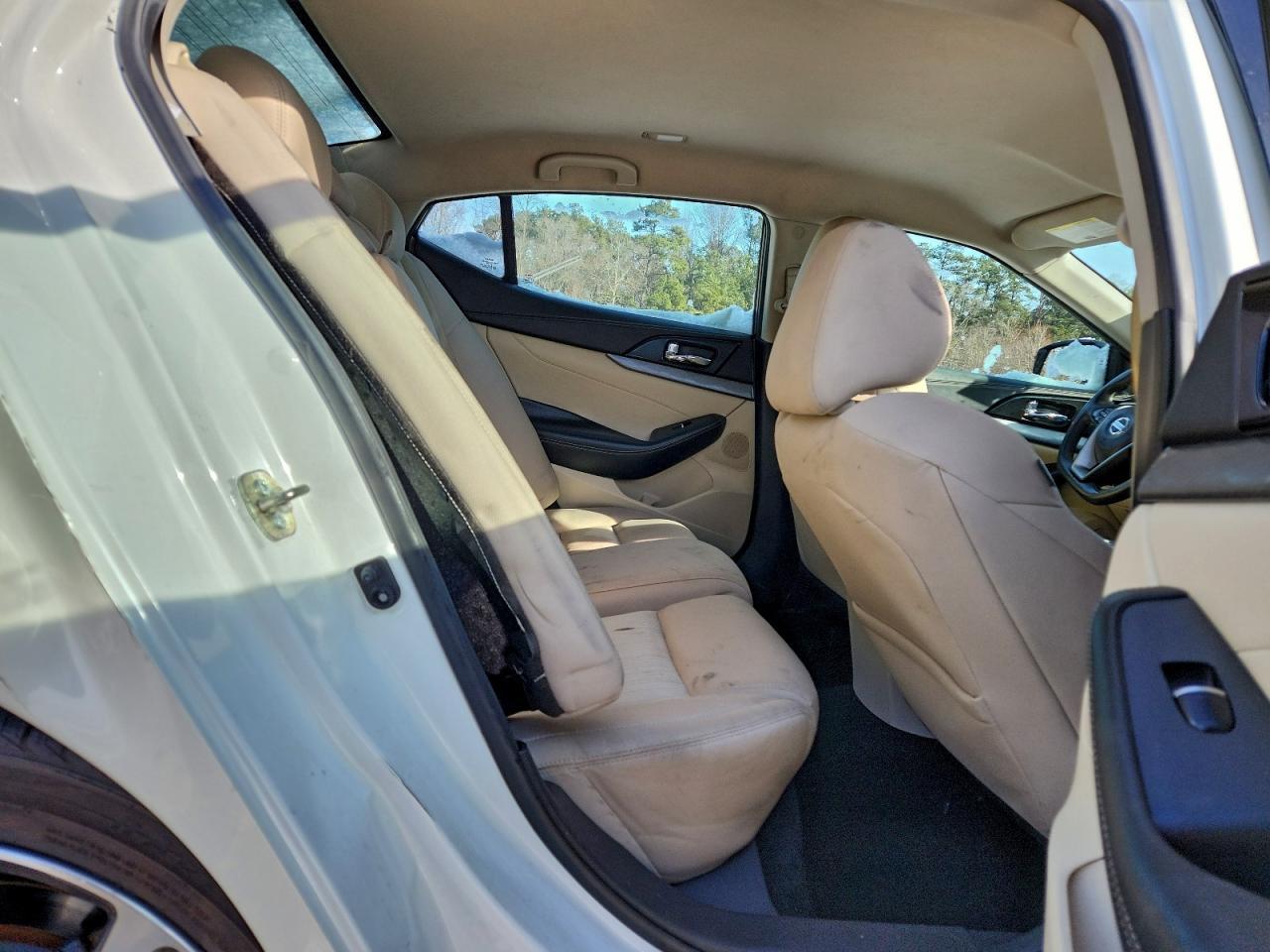2017 NISSAN Maxima