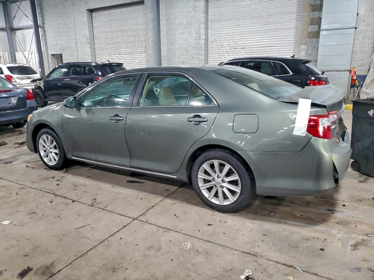 2014 TOYOTA CAMRY