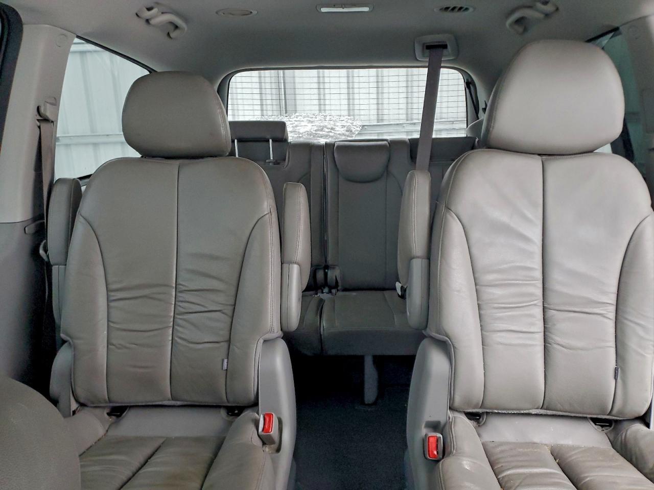 2014 KIA SEDONA